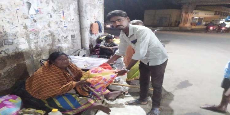 BLANKET DISTRIBUTE FOR ROAD SIDE PEOPLES 